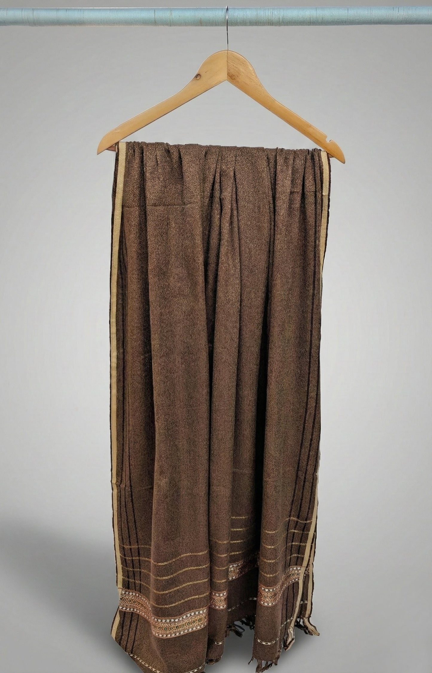 CLASSIC COFFEE BROWN SHAWL WITH GEOMETRIC BORDER